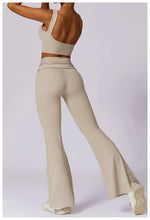 Load image into Gallery viewer, Luxurious Yoga Bra Leggings Seamless Contoured Multistretch