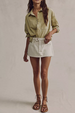 Load image into Gallery viewer, Women's Green Button Up Shirt Collared Long Sleeve Chest Pocket Relaxed Oversized Style
