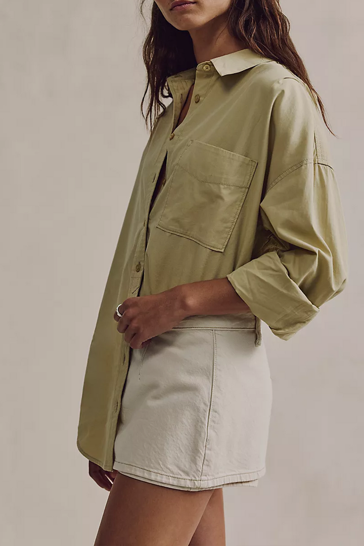 Women's Green Button Up Shirt Collared Long Sleeve Chest Pocket Relaxed Oversized Style
