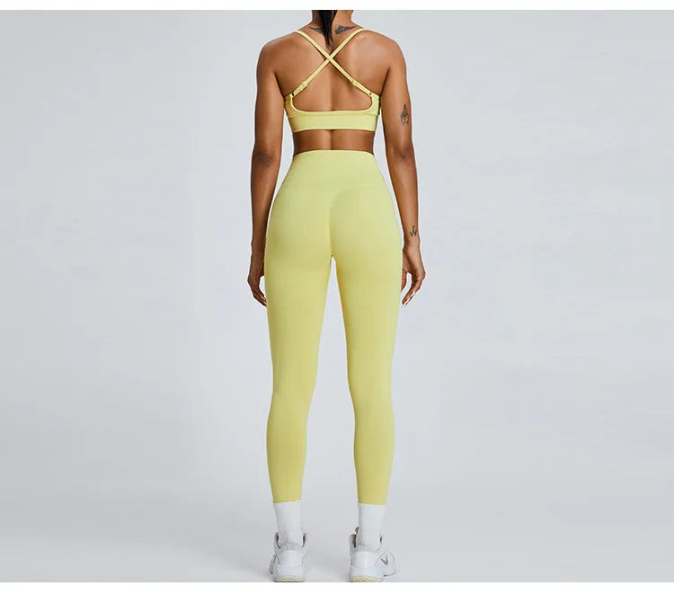 Seamless Performance Wear Set With High Waist Leggings