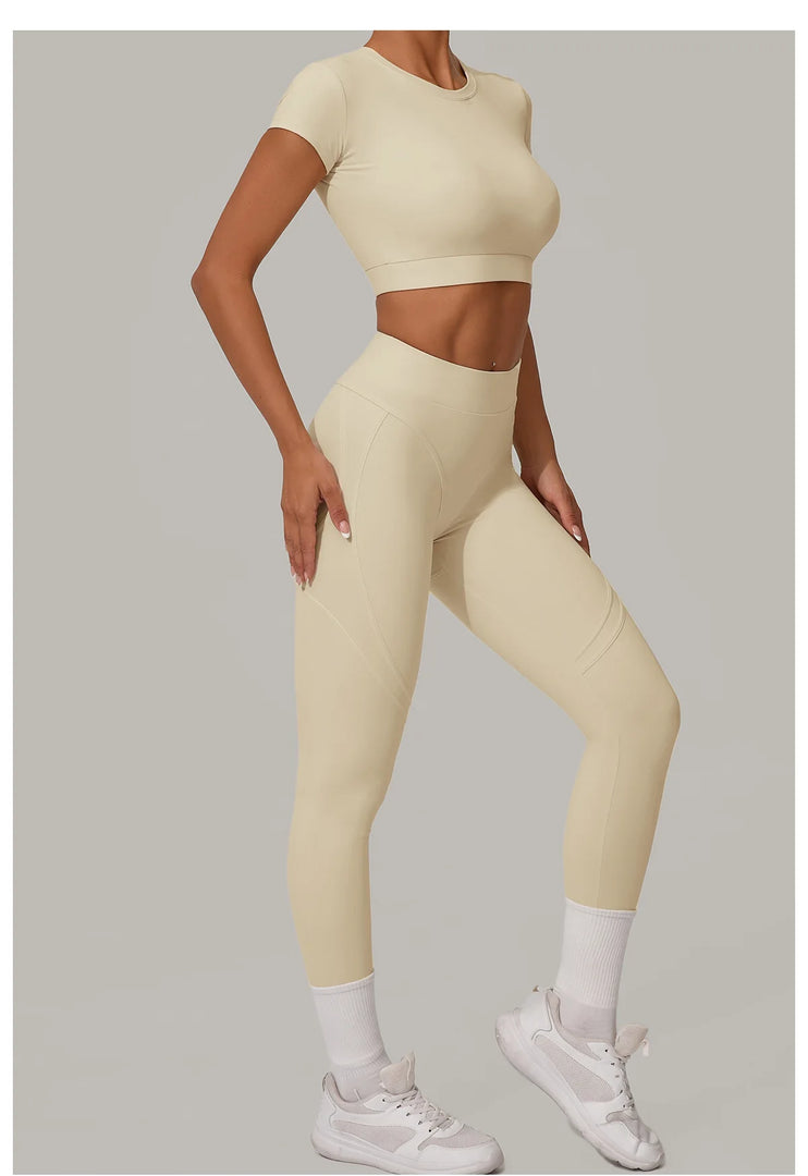 Luxurious Contour Performance Yoga Sculpt Set Silhouette