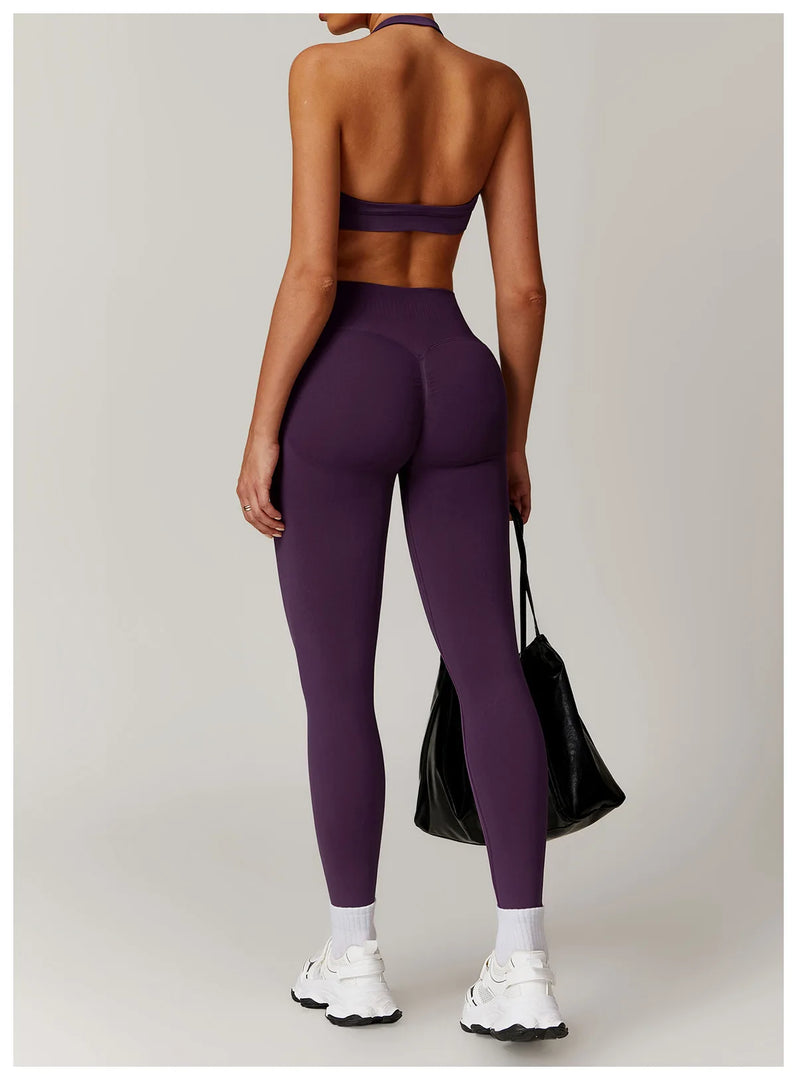 Seamless Contour Performance Yoga Ensemble