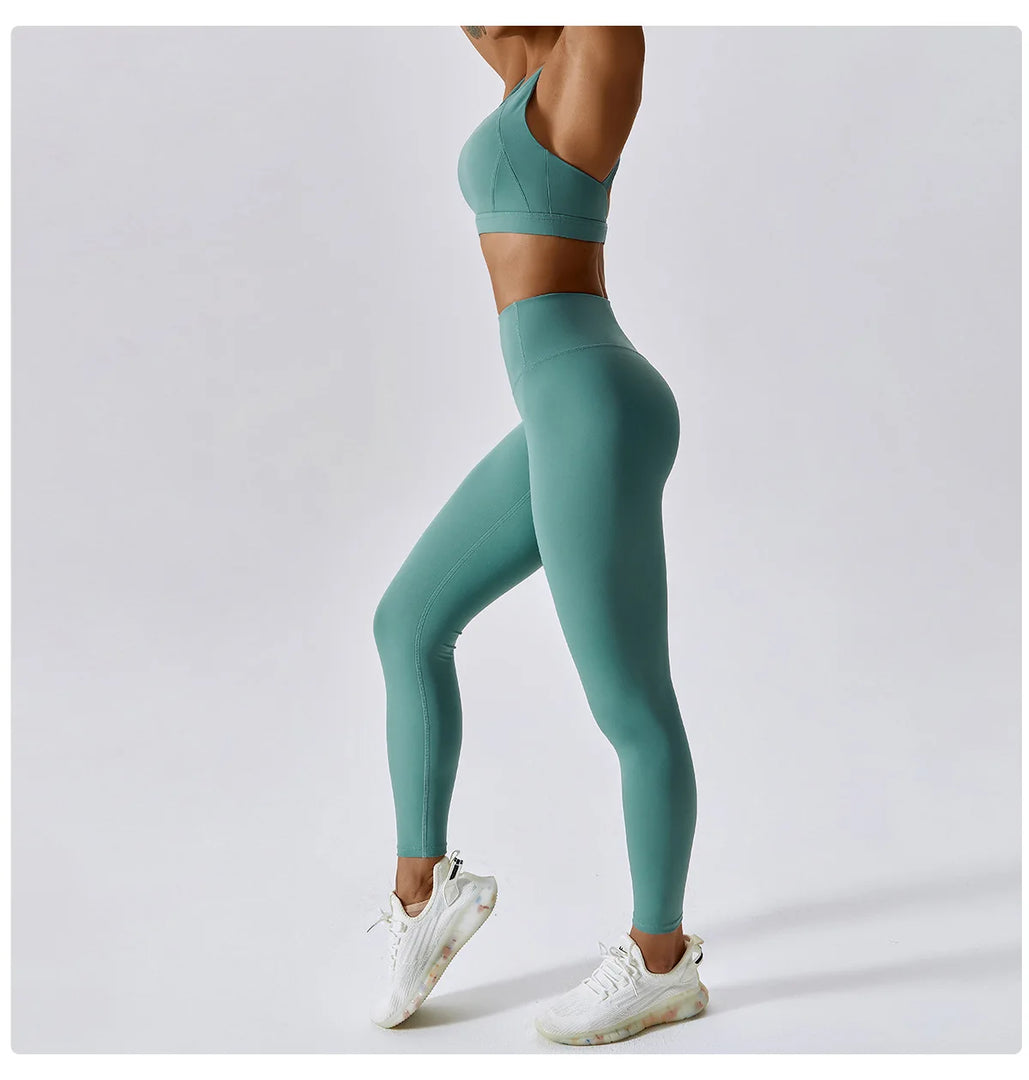 Contoured Two Piece Yoga Set With Ultra Breathable Leggings