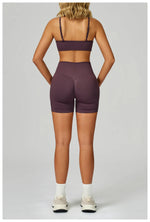 Load image into Gallery viewer, Seamless Contour 2-Piece Contemporary Yoga Set Breathable
