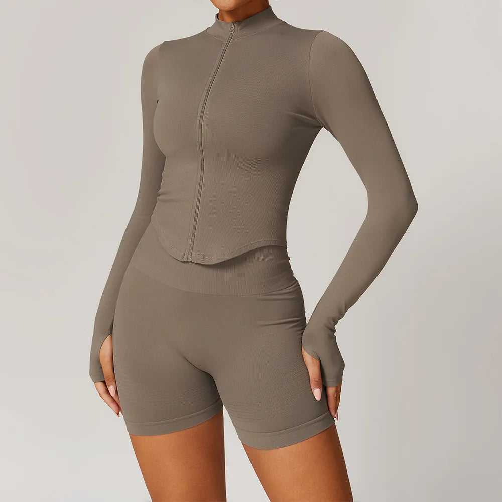 Seamless Performance Yoga Set Contour Luxurious Comfort