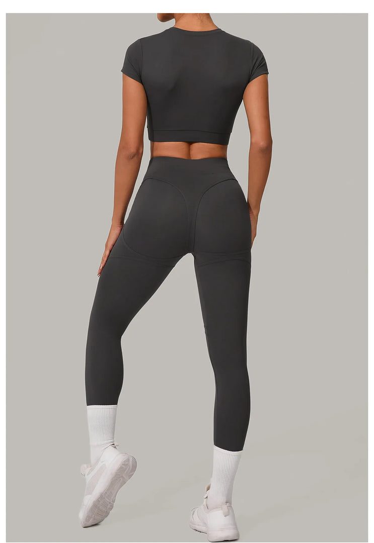 Luxurious Contour Performance Yoga Sculpt Set Silhouette