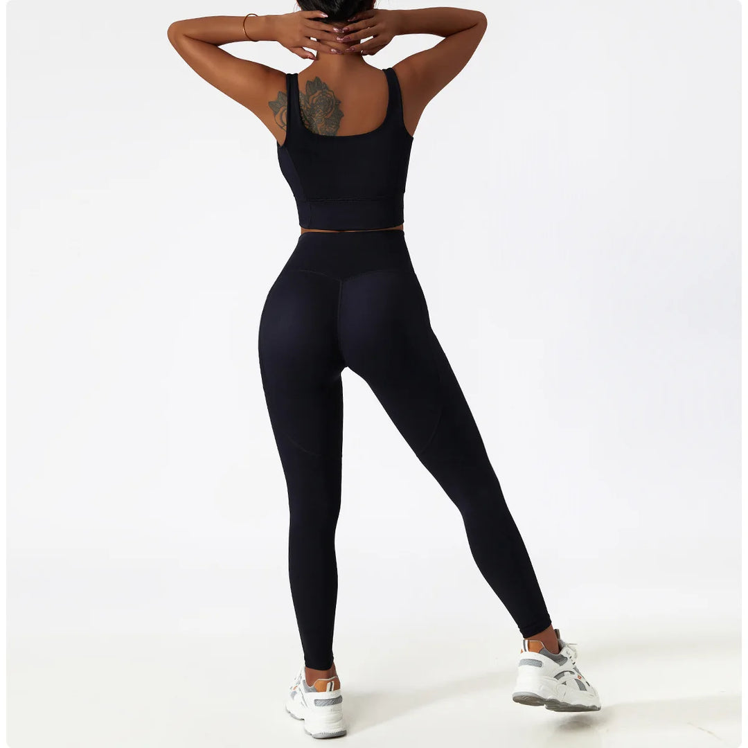 Two Piece Seamless Contour Trackwear Set for Performance