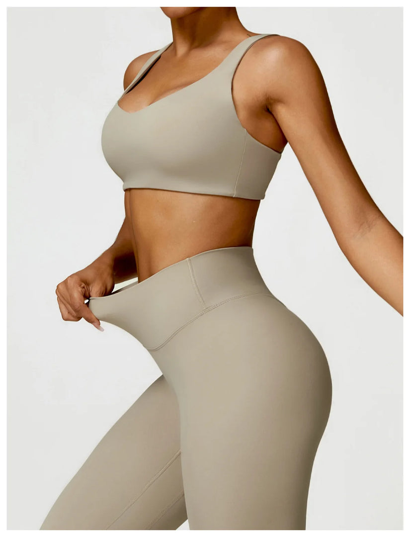 Seamless Two Piece Yoga Set Contour Silhouette Leggings