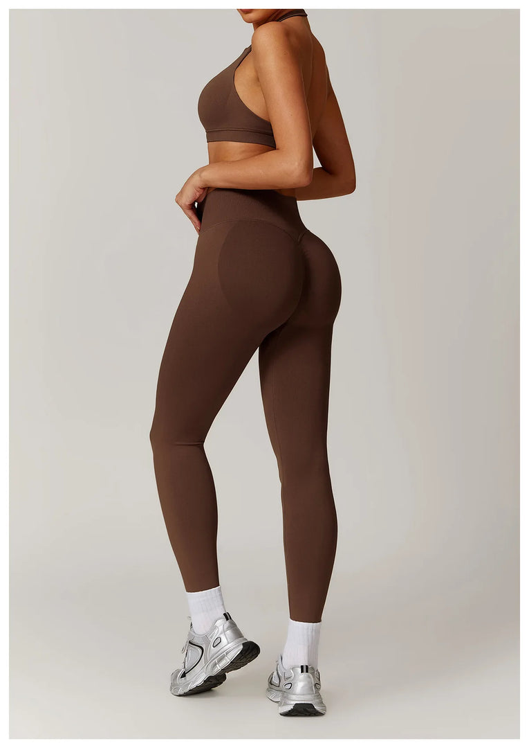 Seamless Contour Performance Yoga Ensemble