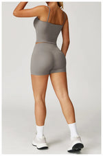 Load image into Gallery viewer, Breathable Seamless Padded Sports Bra For Yoga Studio
