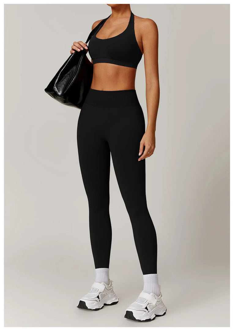 Seamless Contour Performance Yoga Ensemble