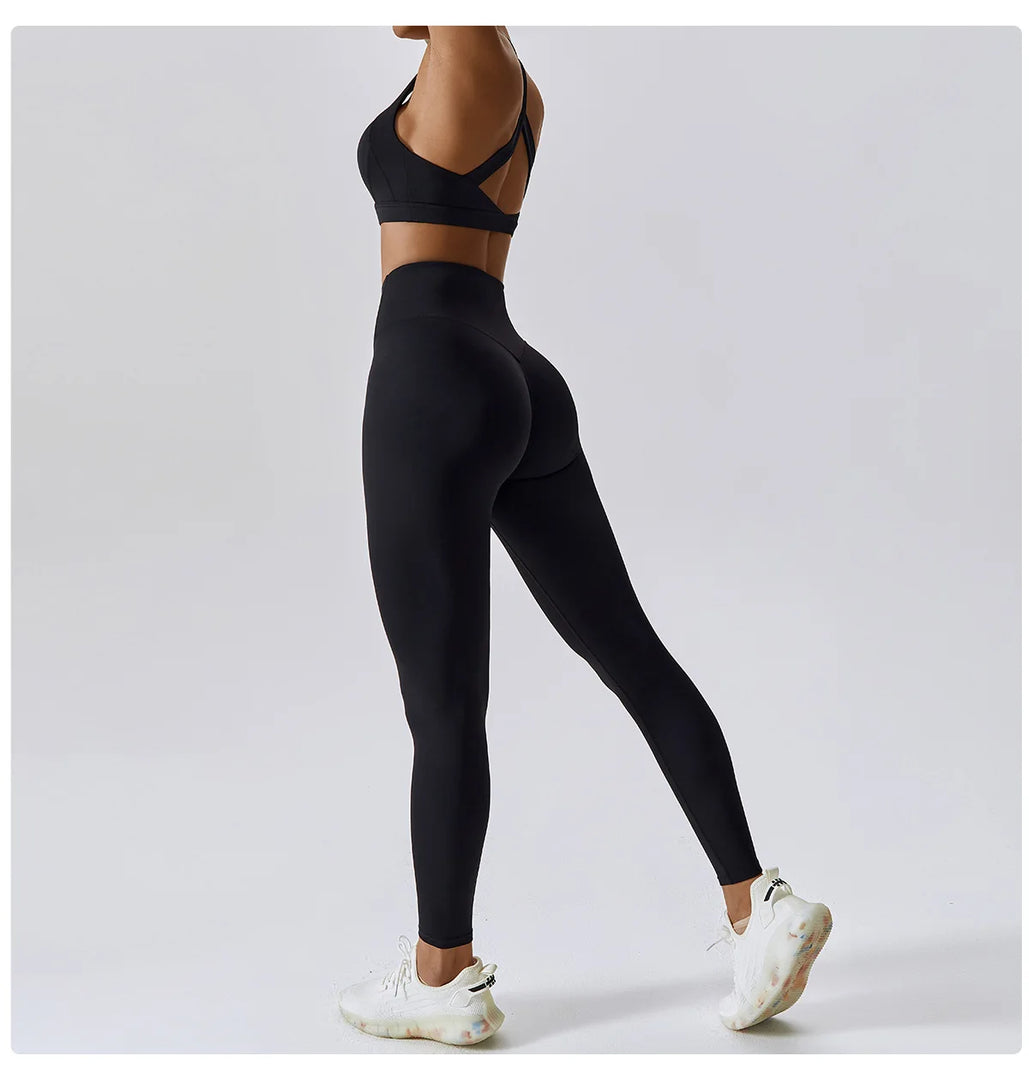 Contoured Two Piece Yoga Set With Ultra Breathable Leggings