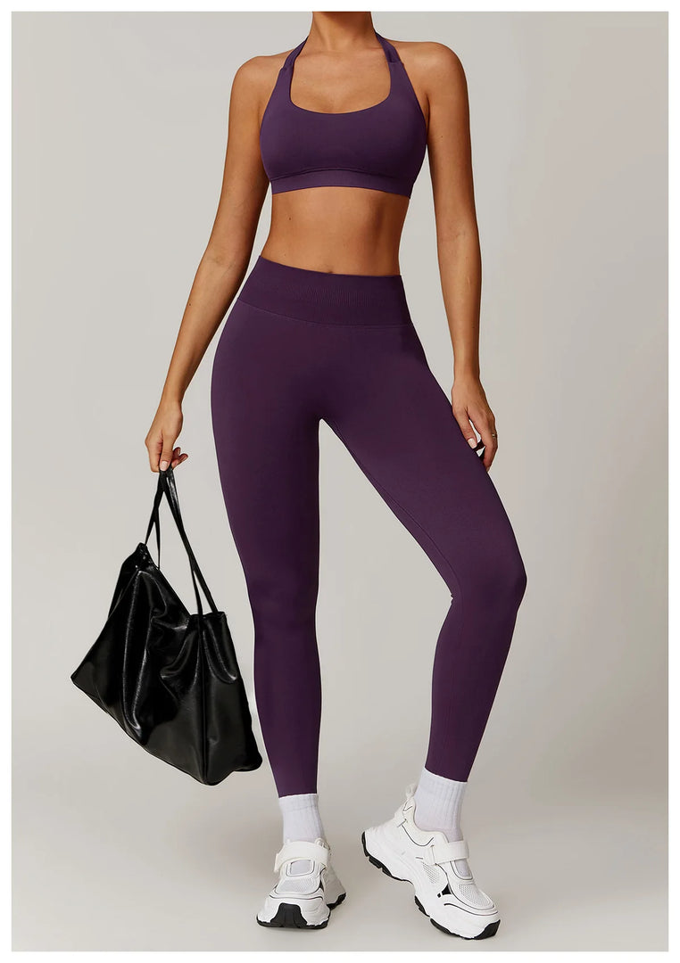 Seamless Contour Performance Yoga Ensemble