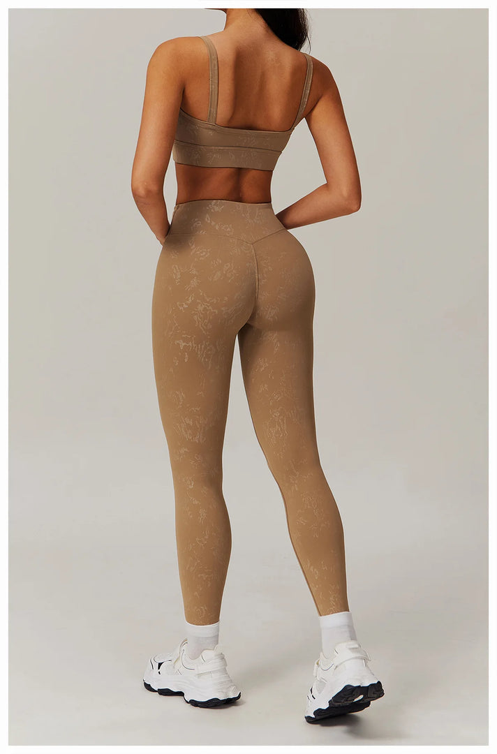 Contoured Seamless Push Up Top Breathable Performance