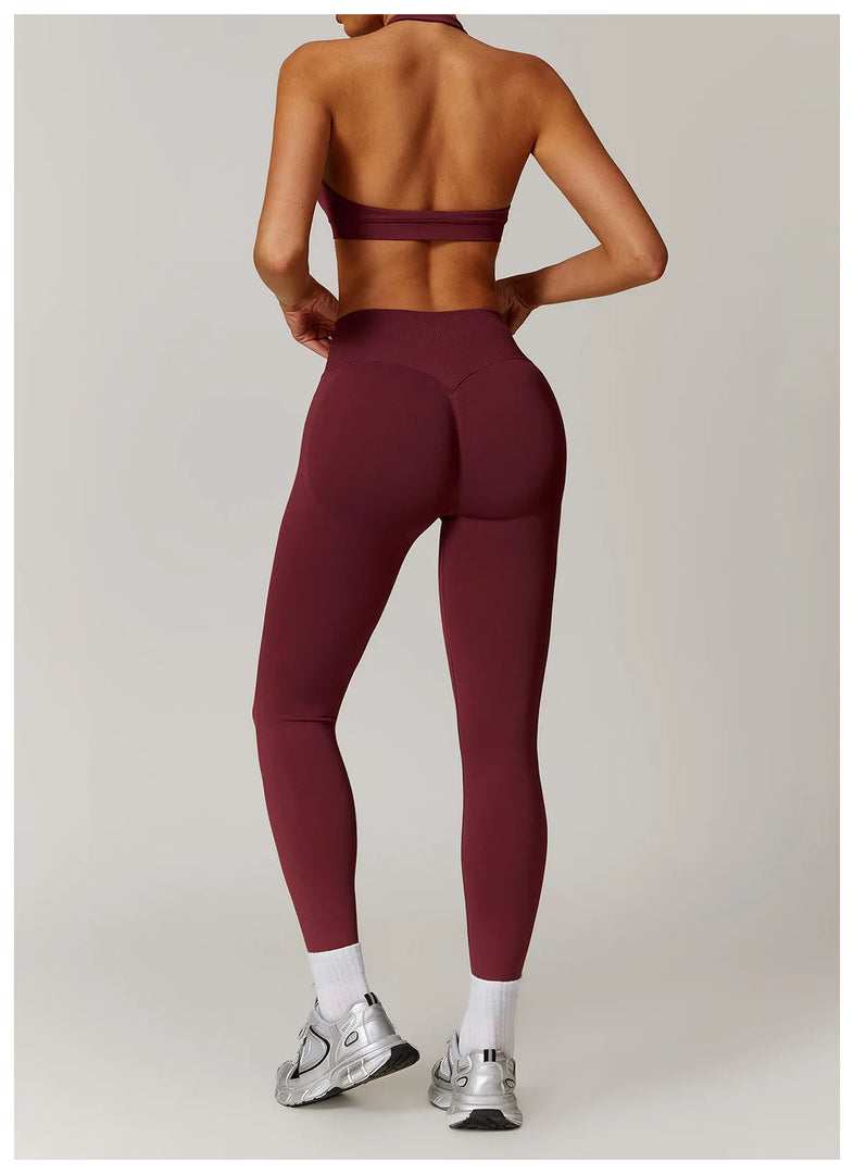Seamless Contour Performance Yoga Ensemble