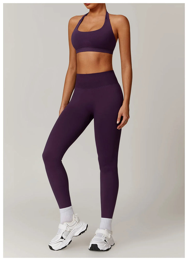 Seamless Contour Performance Yoga Ensemble