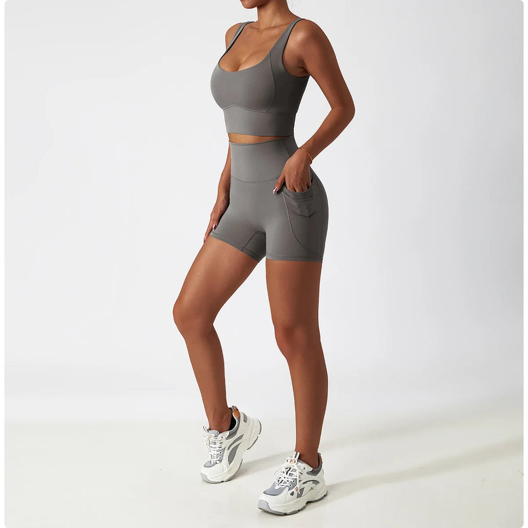 Two Piece Seamless Contour Trackwear Set for Performance