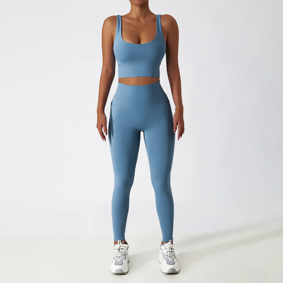 Two Piece Seamless Contour Trackwear Set for Performance