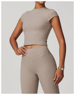 Load image into Gallery viewer, Performance Contoured Seamless Yoga Shirt Quick Dry
