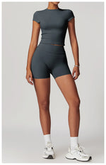 Load image into Gallery viewer, Performance Contoured Seamless Yoga Shirt Quick Dry
