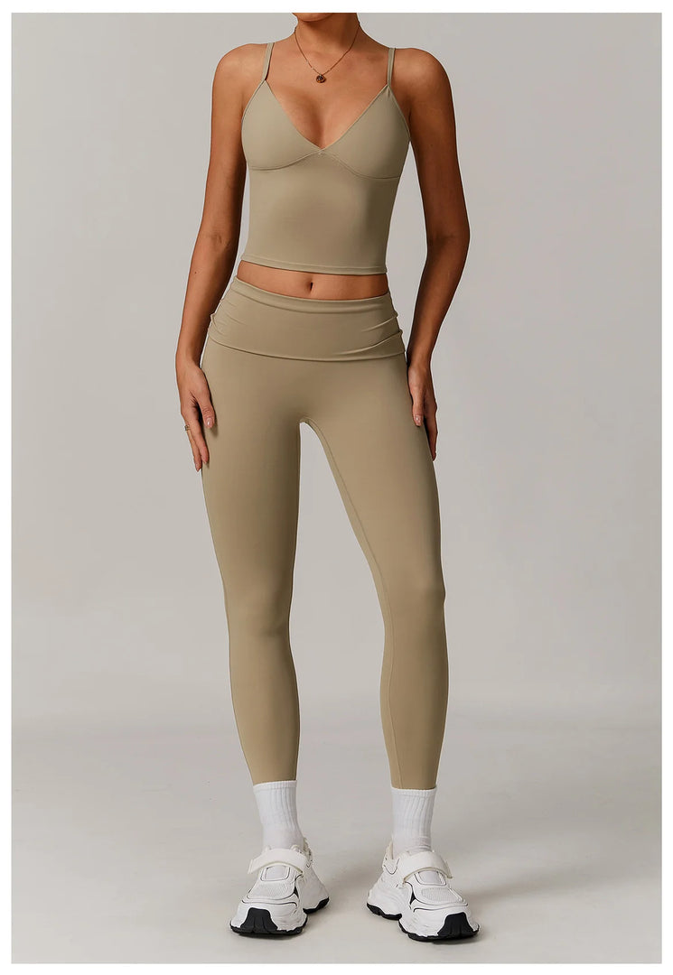 2 Piece Seamless Contour Yoga Set Nylon Spandex Blend