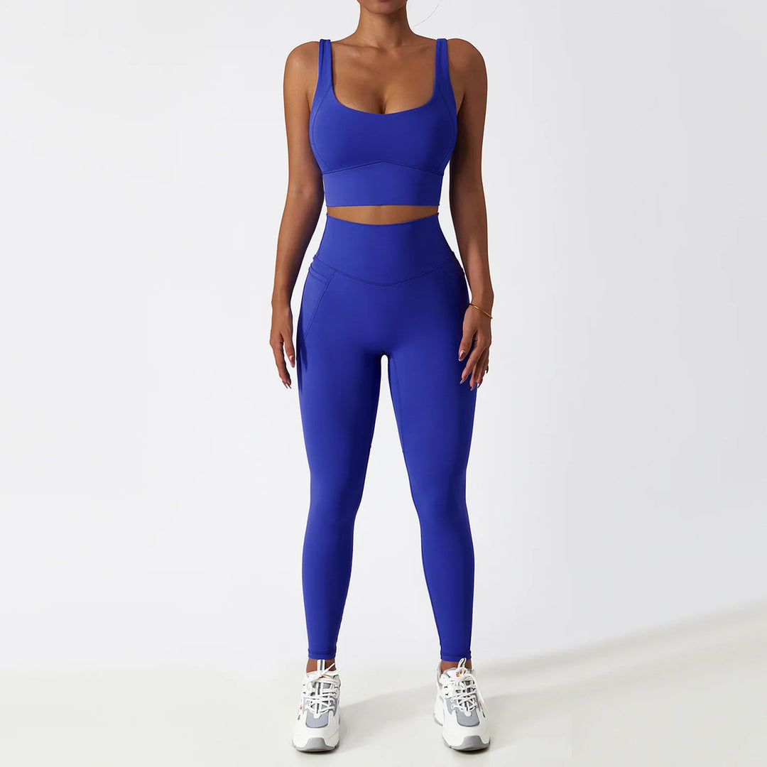 Two Piece Seamless Contour Trackwear Set for Performance