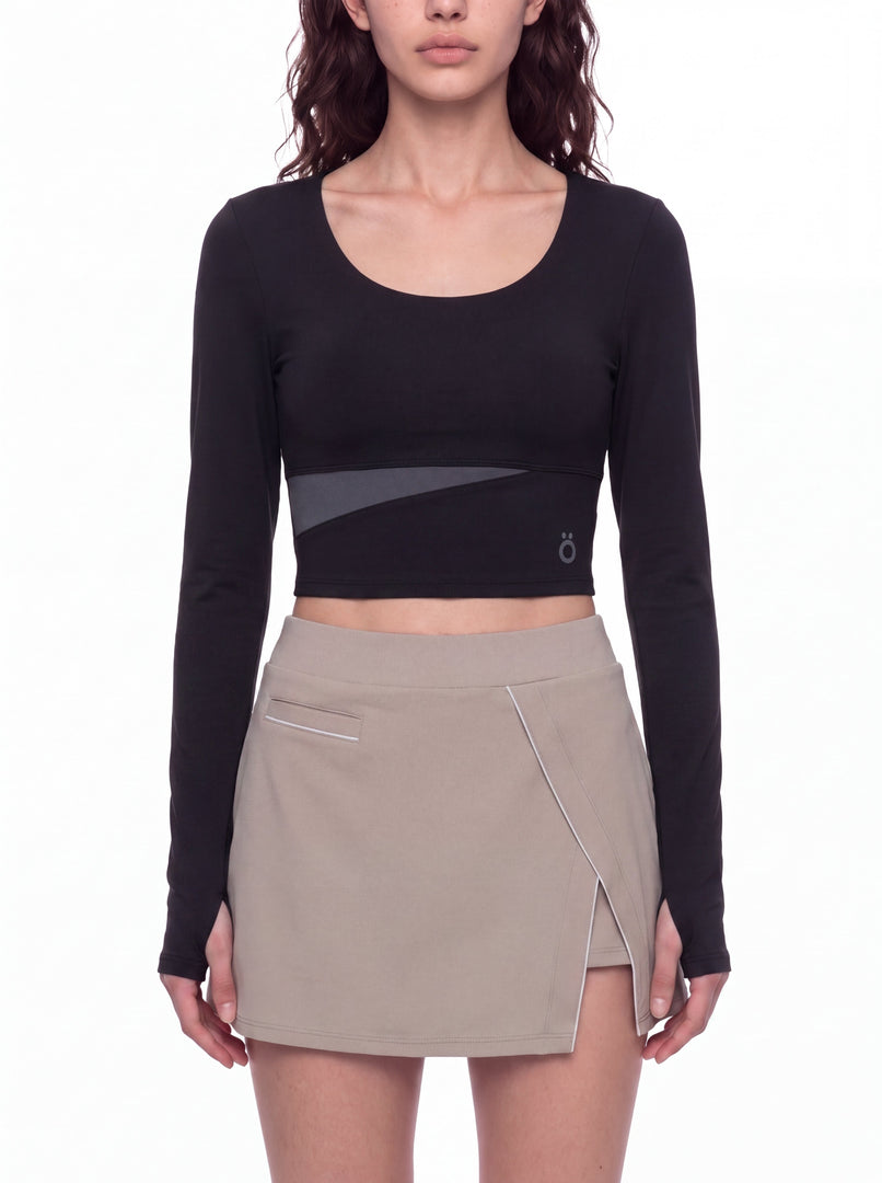 Celestia Panelled Long Sleeve Yoga T-Shirt - In Black